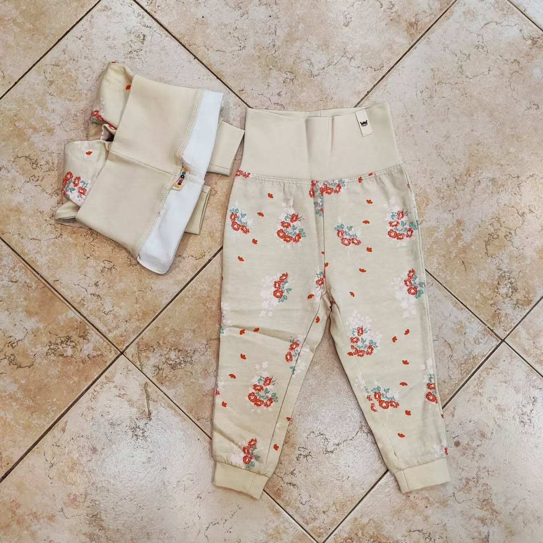 رنگ کرمی گلدار