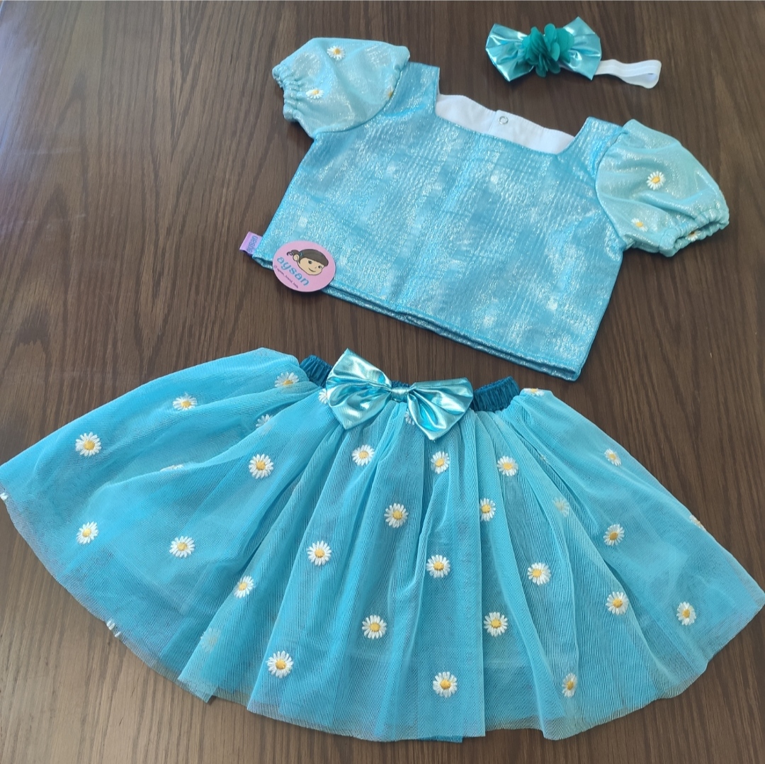 ست کراپ دامن گل بابونه رنگ آبی نقره ای